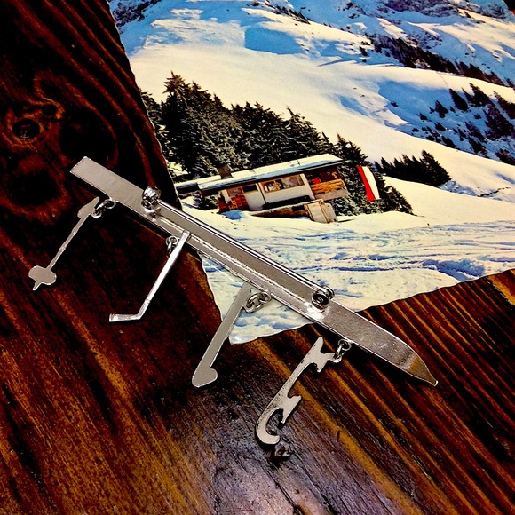 Winter Sports Pin - Picture 3 of 4